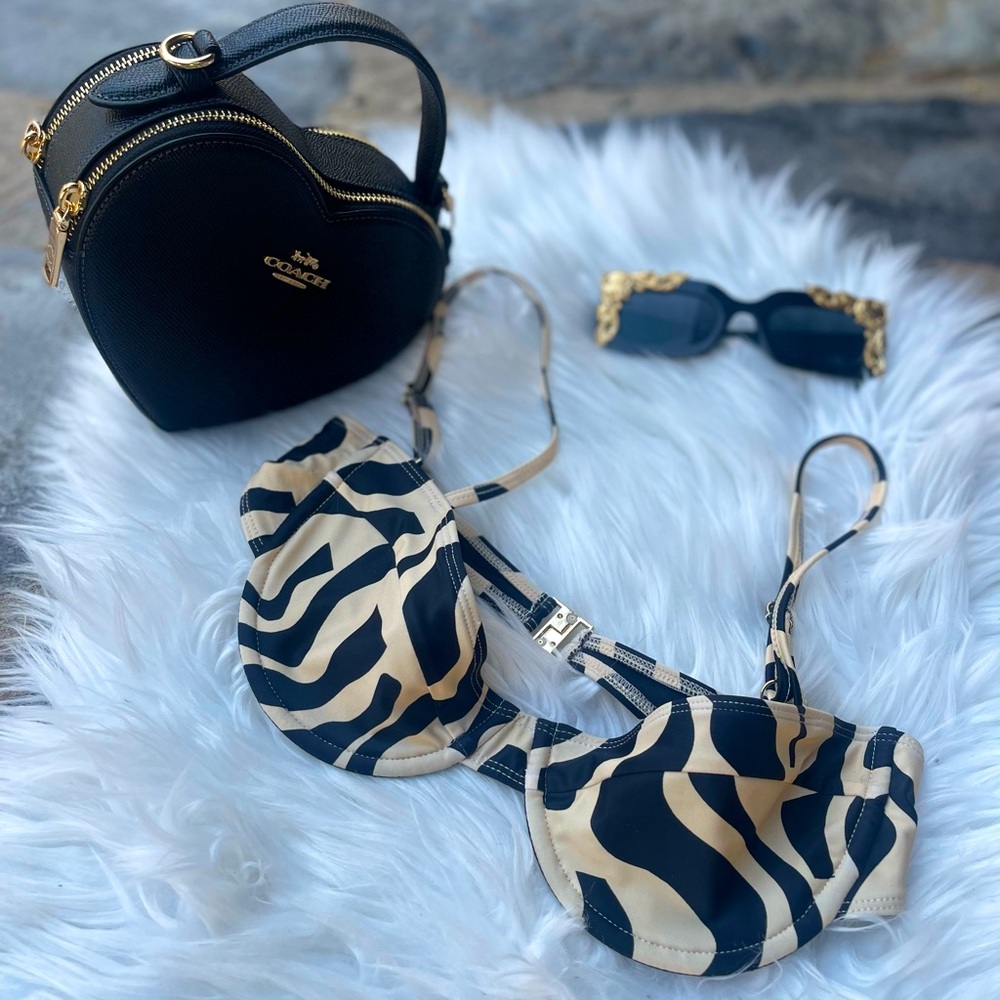 brand NEW with tags size small • Faithfull the Brand Farrah swim top